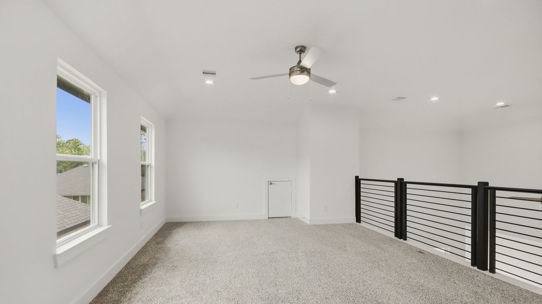 Spacious, unfurnished interior of a new home in Hills of Westlake, Conroe (Image 23).