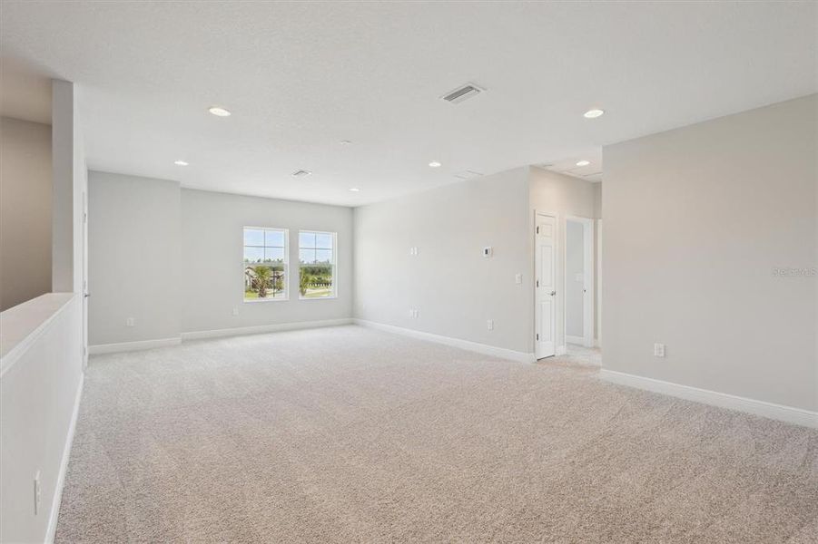 Spacious, unfurnished interior of a new home in Two Rivers, Zephyrhills (Image 19).