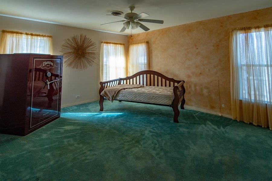 Image 33 of a home in .