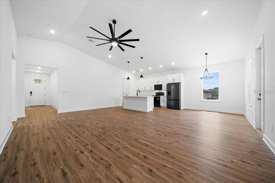 Spacious, unfurnished interior of a new home in , Weeki Wachee (Image 39). Spacious, unfurnished interior of a new home in , Weeki Wachee (Image 39).