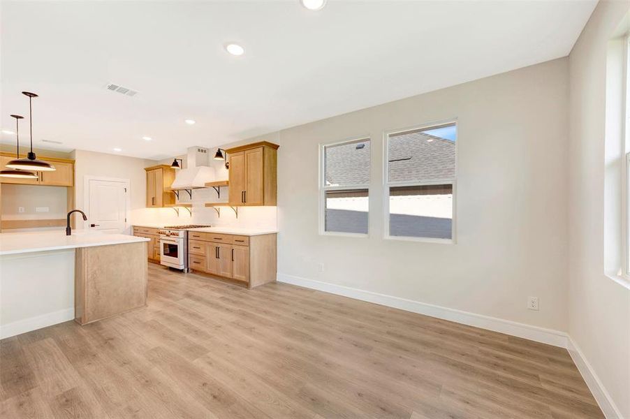 Furnished interior view inside a new home in Elevon, Lavon (Image 14).