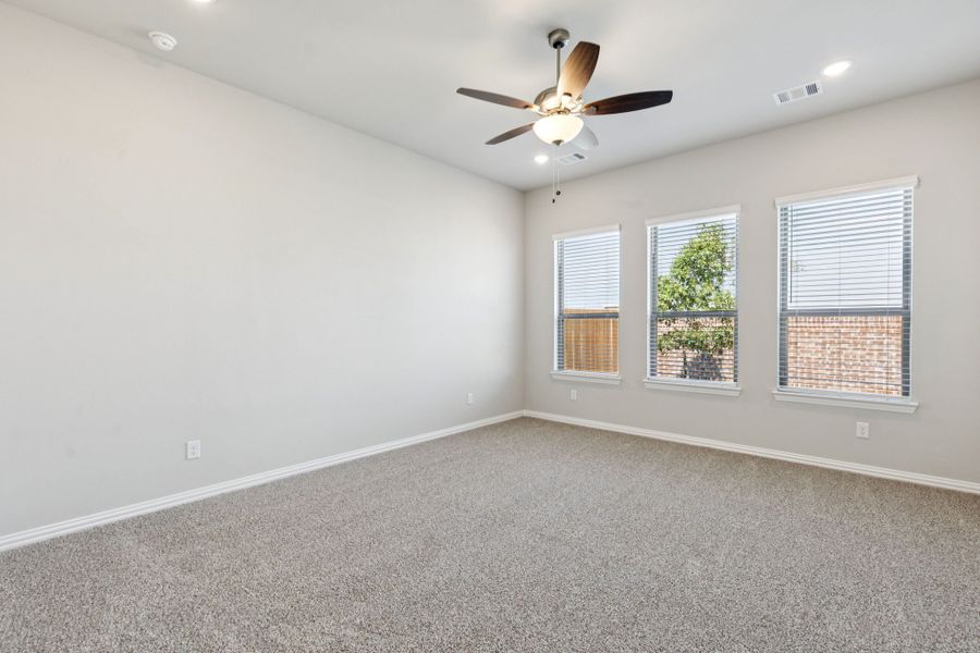 Spacious, unfurnished interior of a new home in Avondale, Fate (Image 11).
