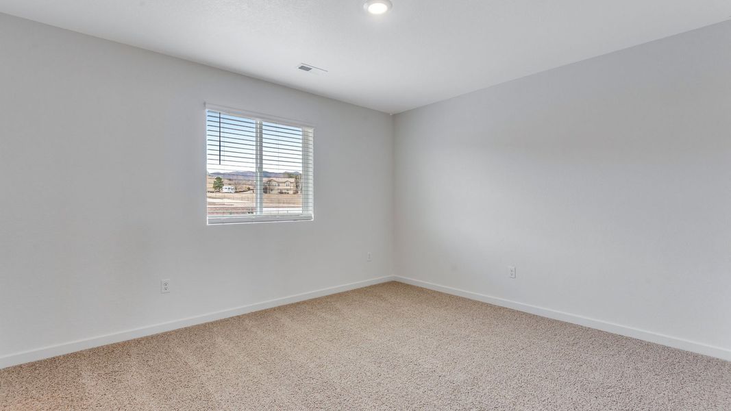 Spacious, unfurnished interior of a new home in Ellston Park, Colorado Springs (Image 20).