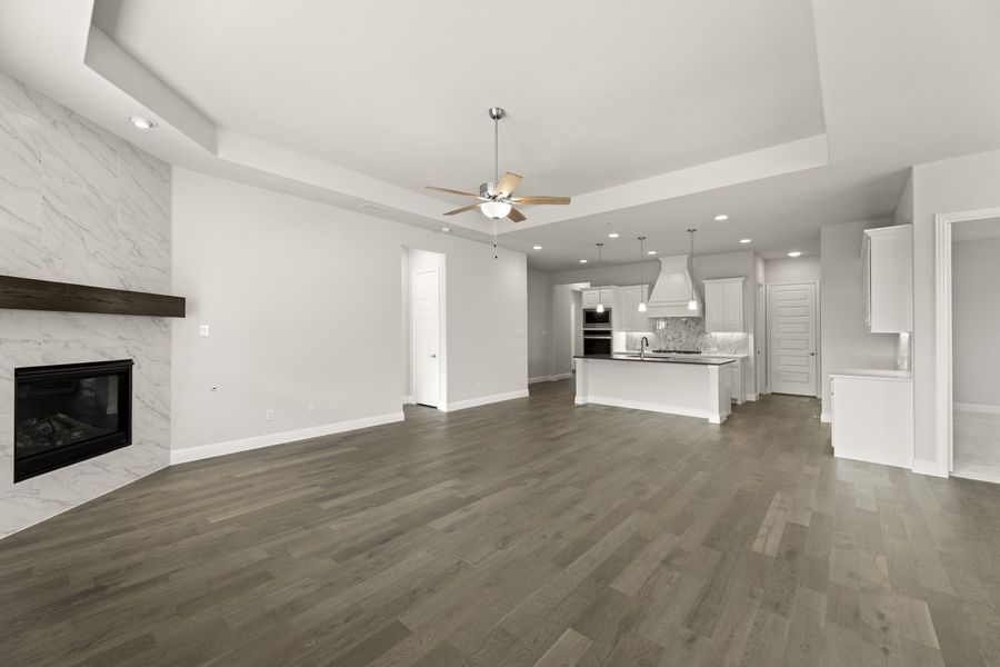 Spacious, unfurnished interior of a new home in River Ranch, Van Alstyne (Image 16).