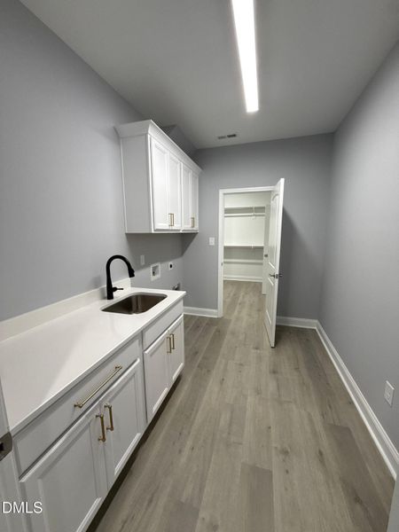 20251030_100245_C8B11E 20251030_100245_C8B11E