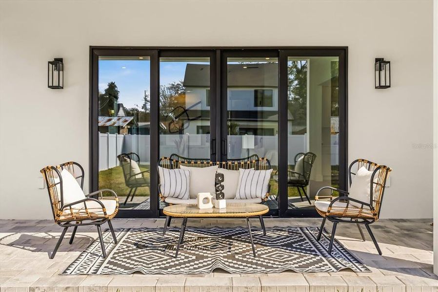 Exterior details and patio area of a home in , Orlando (Image 3).