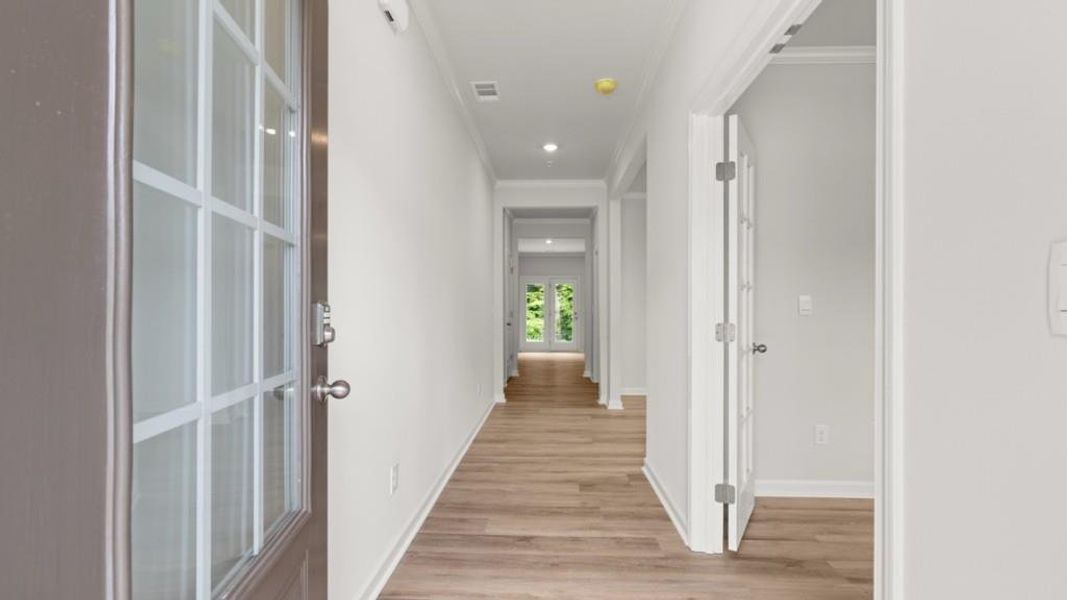 Spacious, unfurnished interior of a new home in Creekview, Atlanta (Image 13).