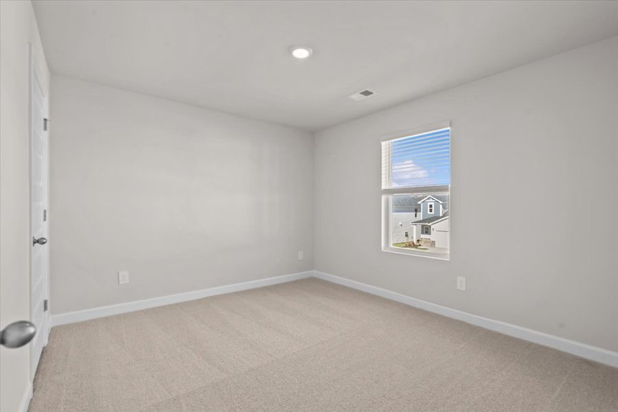 Spacious, unfurnished interior of a new home in Creek Ridge - Heritage Collection, Spartanburg (Image 19).