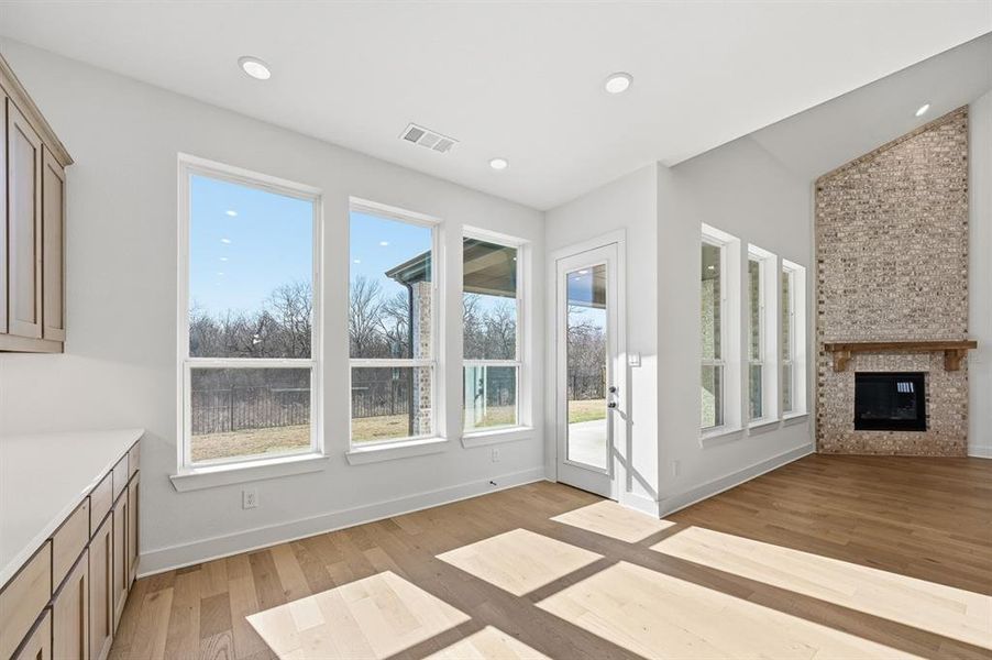 Spacious, unfurnished interior of a new home in Sonoma Verde, McLendon-Chisholm (Image 24).