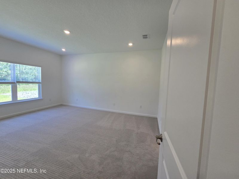 Spacious, unfurnished interior of a new home in Hyland Trail, Green Cove Springs (Image 44). Spacious, unfurnished interior of a new home in Hyland Trail, Green Cove Springs (Image 44).