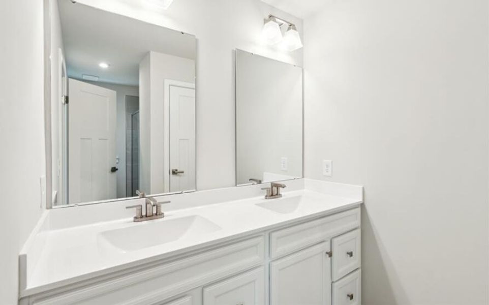 Image 15 of a home in Crescent Cove.