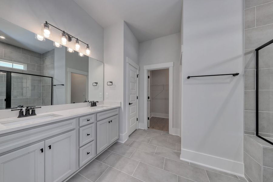 Furnished interior view inside a new home in SayeBrook, Myrtle Beach (Image 5).