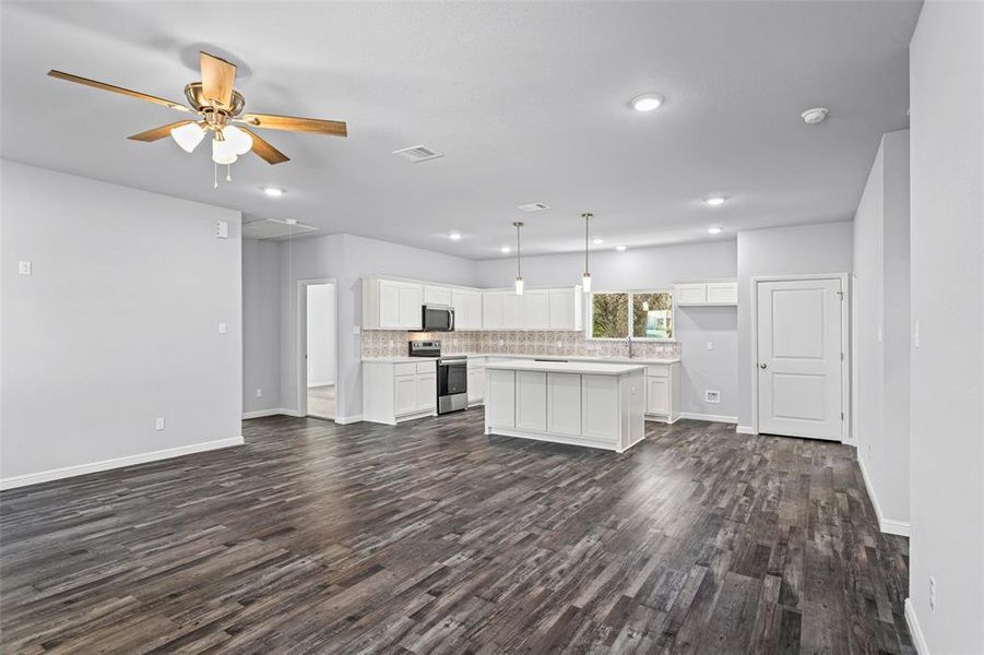 Spacious, unfurnished interior of a new home in , Rio Vista (Image 29).