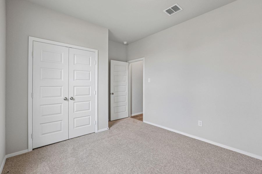 Spacious, unfurnished interior of a new home in Cloverleaf, Austin (Image 18). Spacious, unfurnished interior of a new home in Cloverleaf, Austin (Image 18).