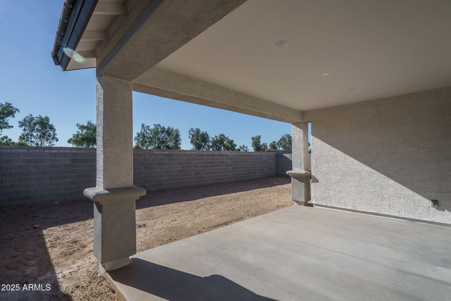 26) BACK PATIO 26) BACK PATIO