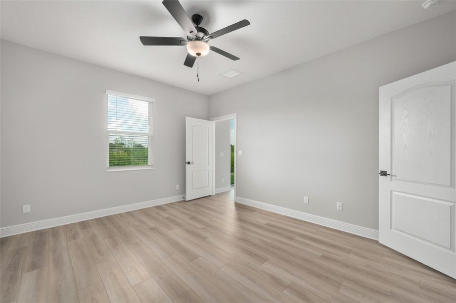 Spacious, unfurnished interior of a new home in Celebration Pointe, Fort Pierce (Image 9).
