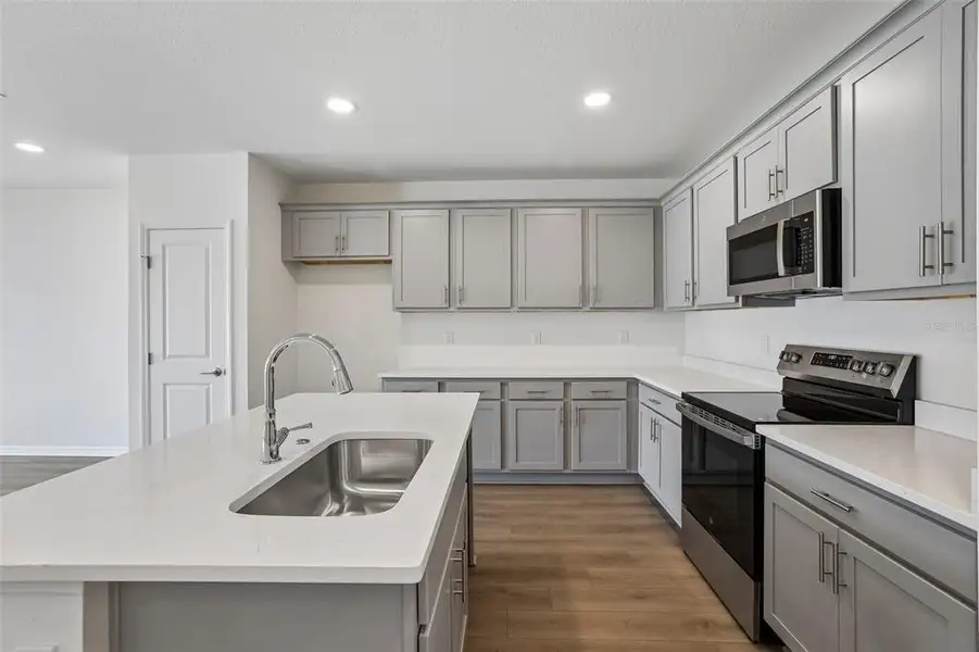 Furnished interior view inside a new home in Twin Oaks, Zephyrhills (Image 7).