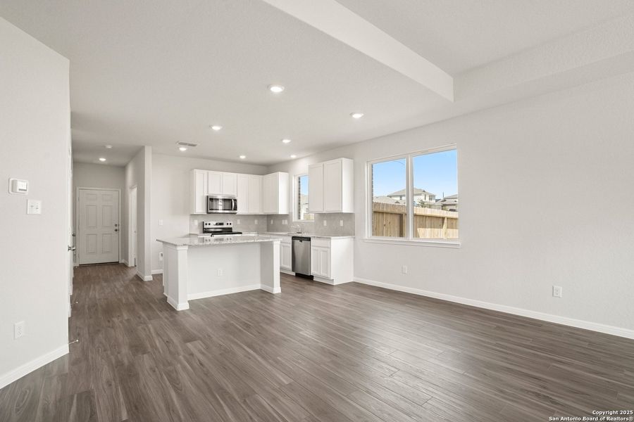Spacious, unfurnished interior of a new home in Cinco Lakes, San Antonio (Image 17). Spacious, unfurnished interior of a new home in Cinco Lakes, San Antonio (Image 17).