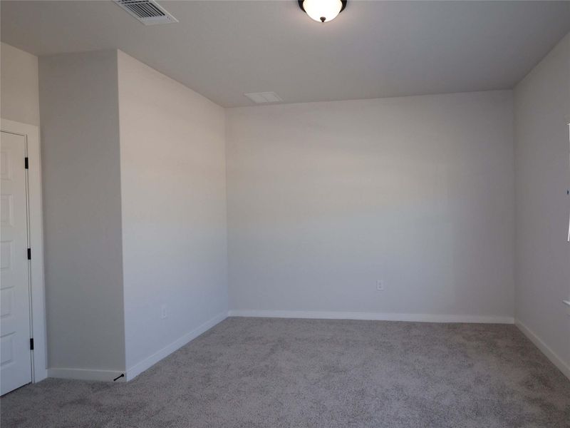Spacious, unfurnished interior of a new home in Barksdale, Leander (Image 9).