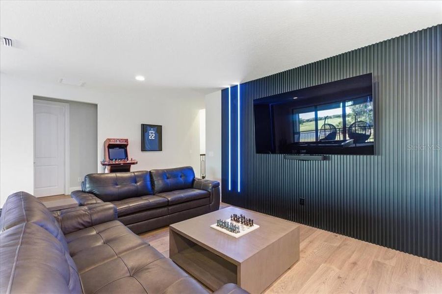Furnished interior view inside a new home in , Orlando (Image 32).