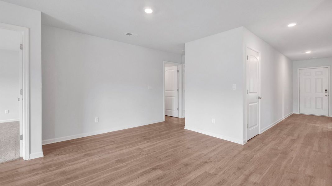 Spacious, unfurnished interior of a new home in Riggs Pointe, Millington (Image 17).