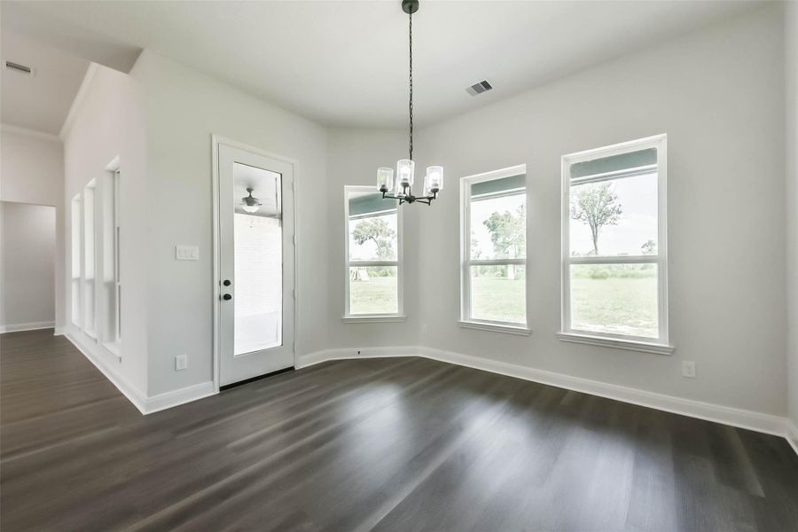 Spacious, unfurnished interior of a new home in , Baytown (Image 38).