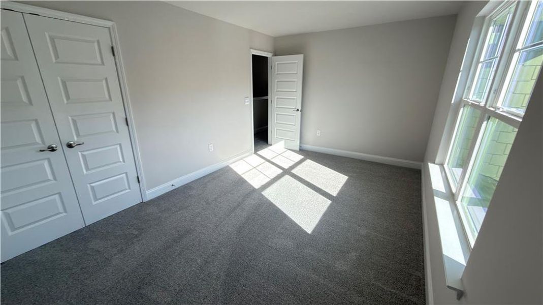 Spacious, unfurnished interior of a new home in Habersham Meadows, Demorest (Image 11).