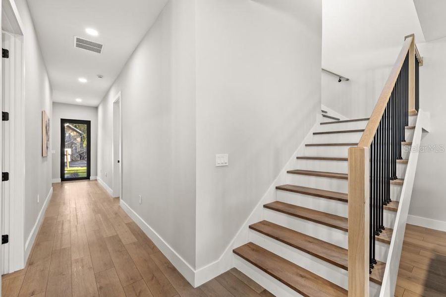 Spacious, unfurnished interior of a new home in , Orlando (Image 23).