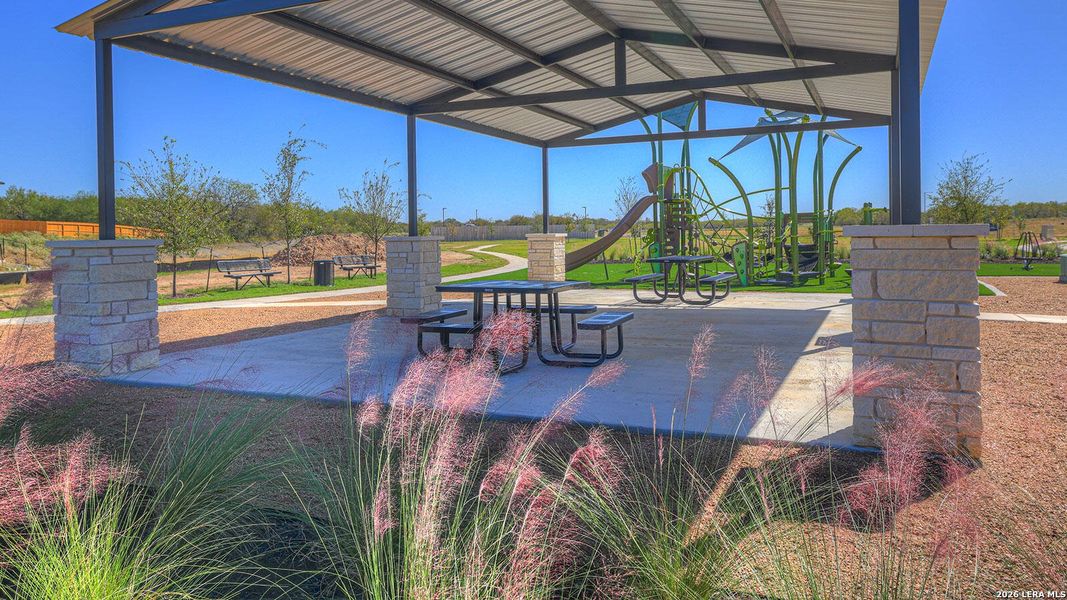 Community amenities in , Luling (Image 33).