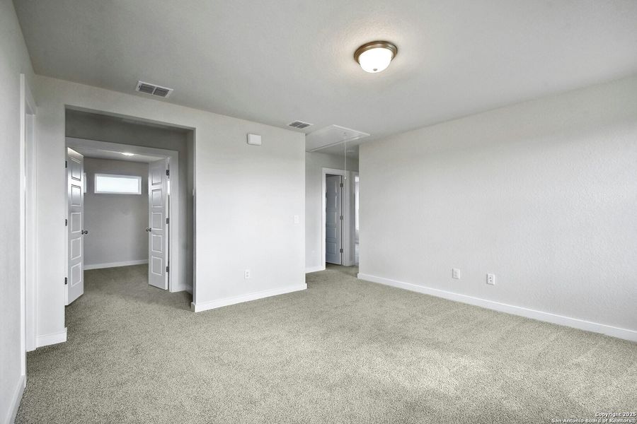 Spacious, unfurnished interior of a new home in Willowbrook, New Braunfels (Image 16).