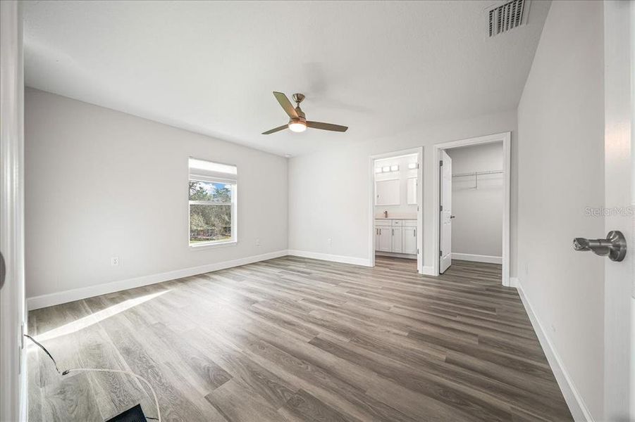 Spacious, unfurnished interior of a new home in , Ocala (Image 37).