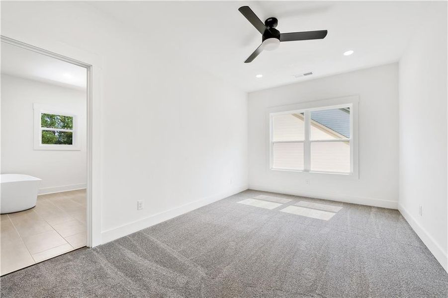 Spacious, unfurnished interior of a new home in , Lawrenceville (Image 18).