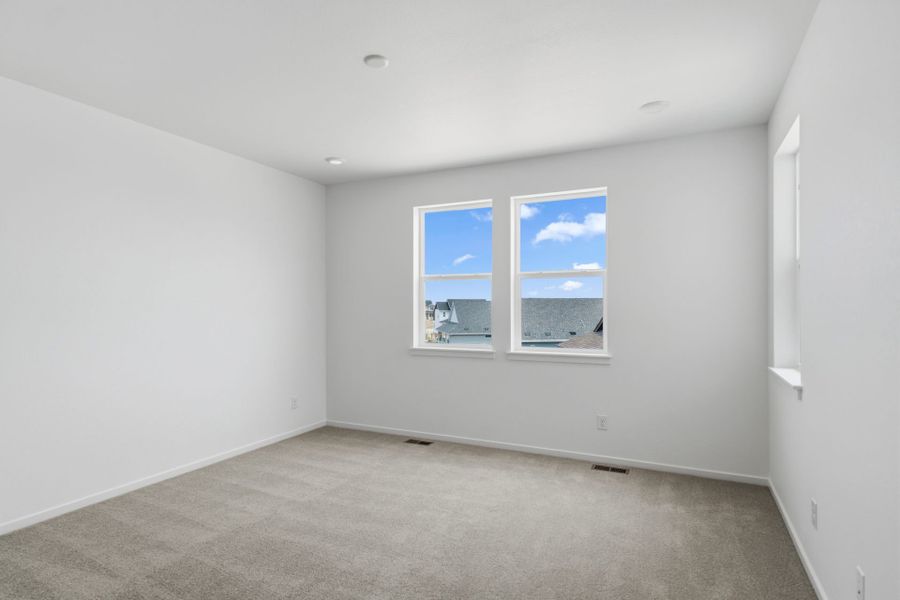Spacious, unfurnished interior of a new home in Independence, Elizabeth (Image 19).