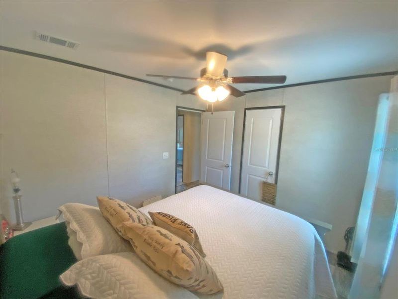 Furnished interior view inside a new home in , Palatka (Image 14).