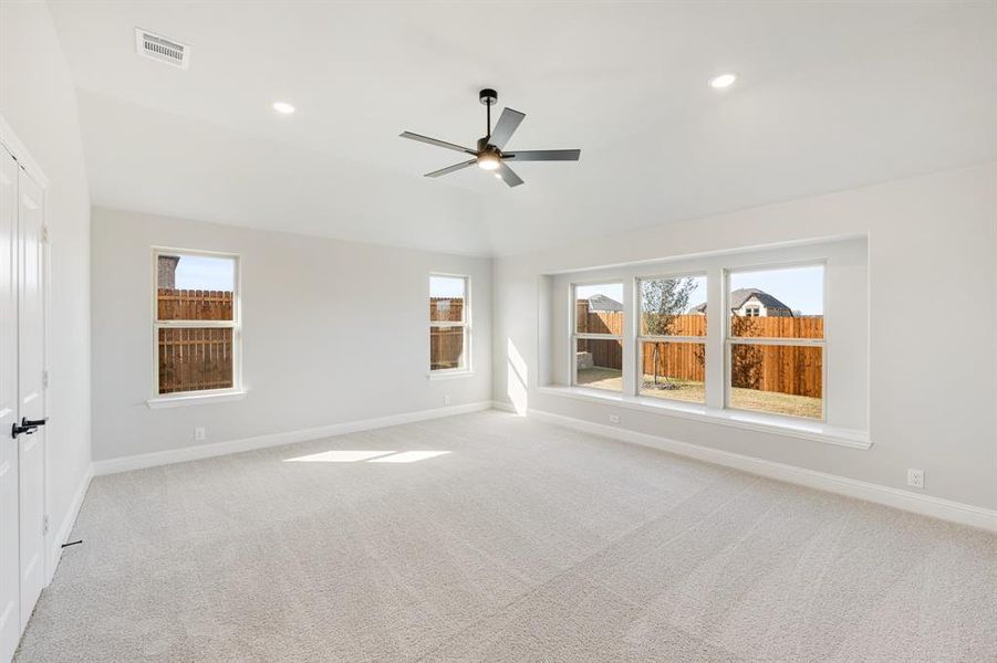 Spacious, unfurnished interior of a new home in Arcadia Trails Classic 60, Balch Springs (Image 26).