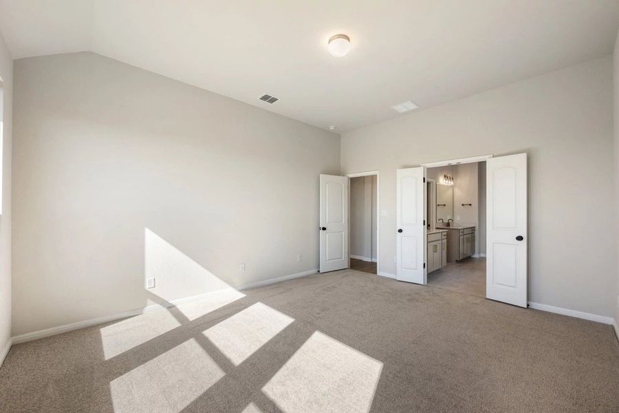 Spacious, unfurnished interior of a new home in Willow Springs, Buda (Image 41).