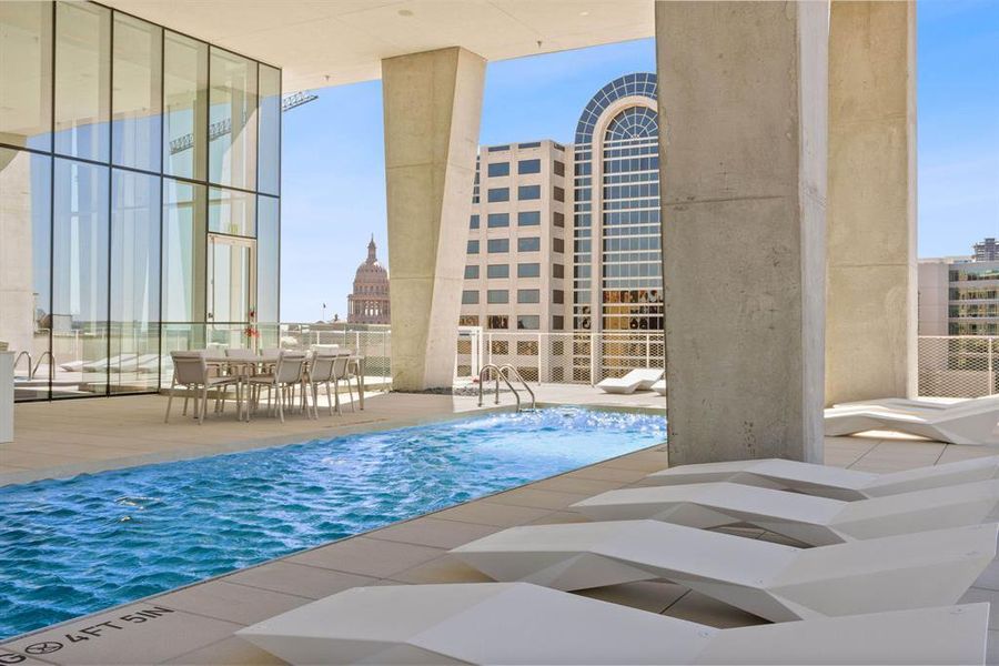 Condo located in Austin, TX showcasing its design and architecture (Image 5).
