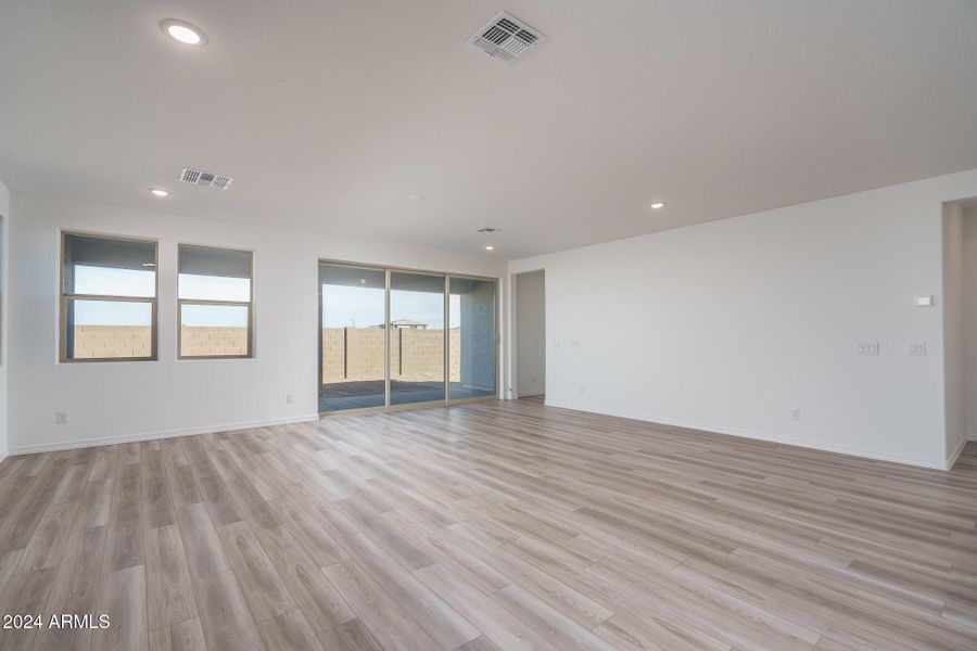 5) DINING TO GREAT ROOM