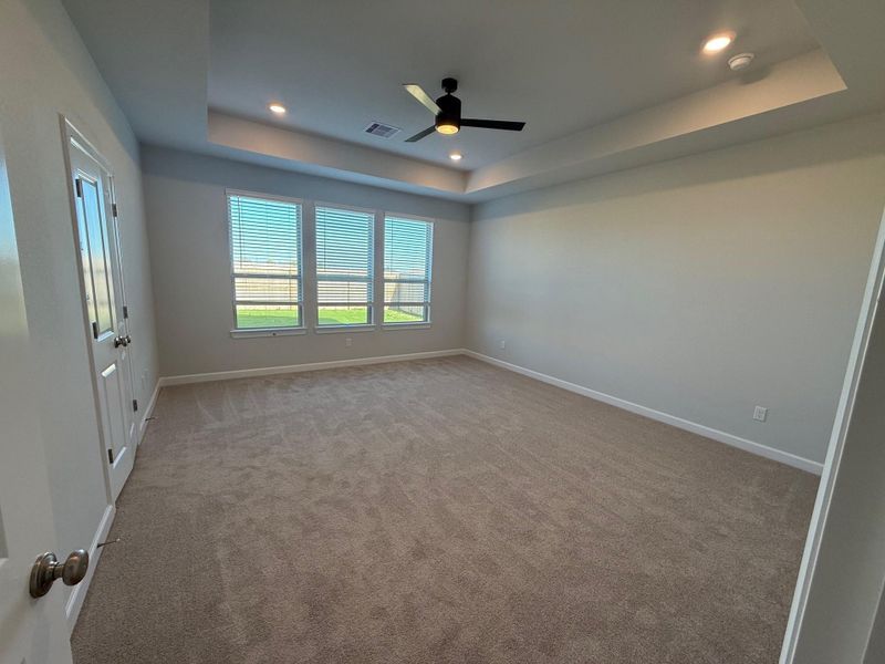 Spacious, unfurnished interior of a new home in Wellborn Settlement, College Station (Image 20).