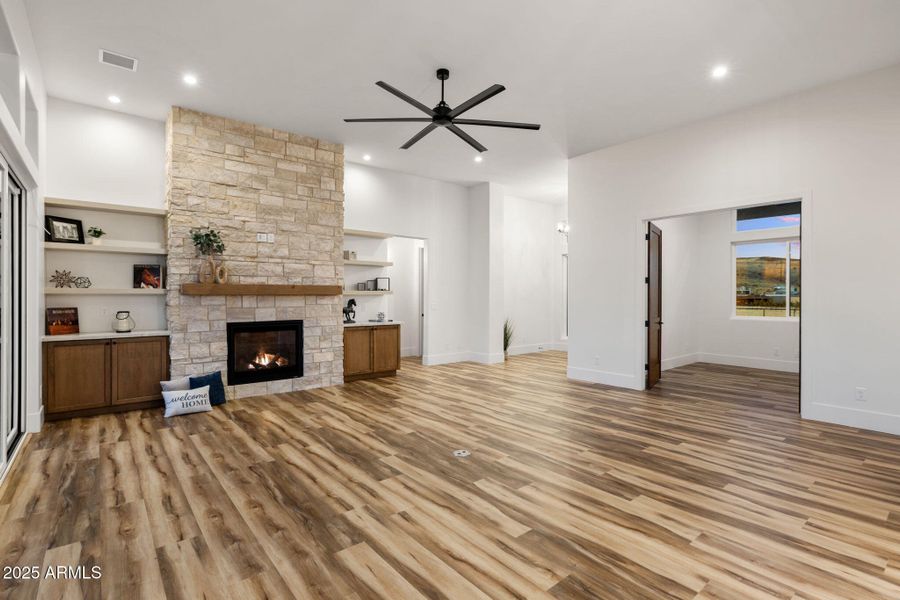 12-Living Room 2 12-Living Room 2