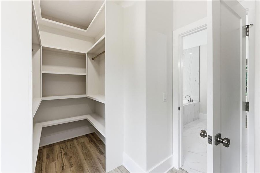 Spacious, unfurnished interior of a new home in , Clermont (Image 53). Spacious, unfurnished interior of a new home in , Clermont (Image 53).