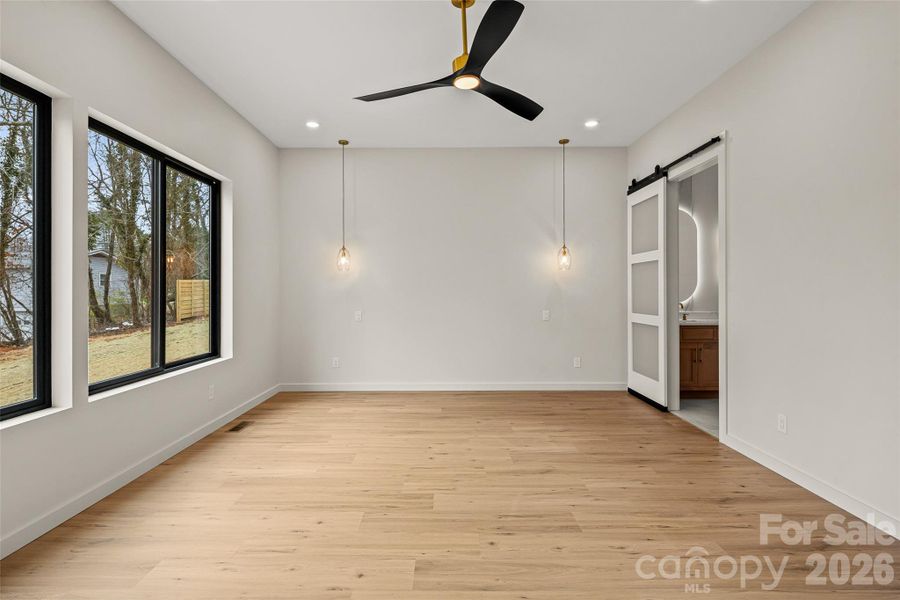 Spacious, unfurnished interior of a new home in , Asheville (Image 24).