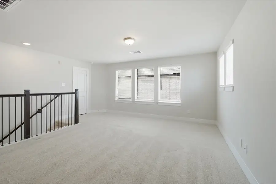 Spacious, unfurnished interior of a new home in Sunterra Lakes, Brookshire (Image 31). Spacious, unfurnished interior of a new home in Sunterra Lakes, Brookshire (Image 31).