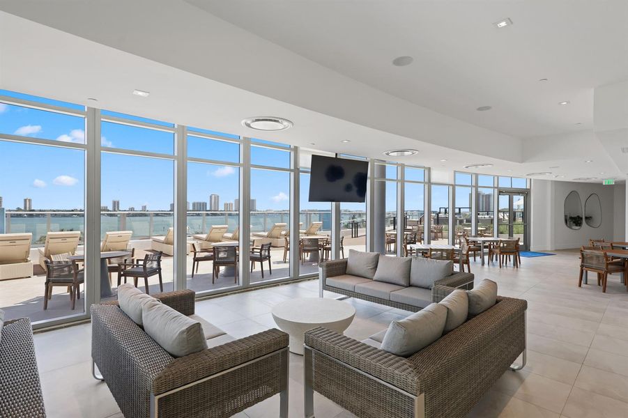 220 Lake Shore Drive - 65.JPG-FULL 220 Lake Shore Drive - 65.JPG-FULL