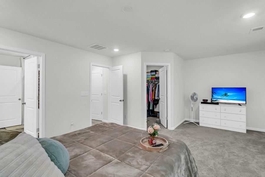Spacious, unfurnished interior of a new home in Boykins Run Townhomes, Moncks Corner (Image 19). Spacious, unfurnished interior of a new home in Boykins Run Townhomes, Moncks Corner (Image 19).