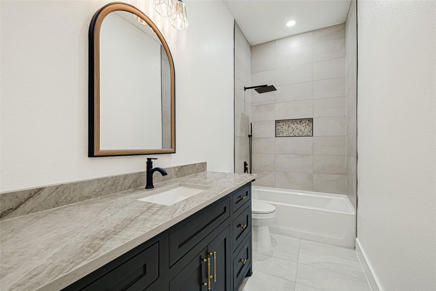 Furnished interior view inside a new home in , Conroe (Image 8).