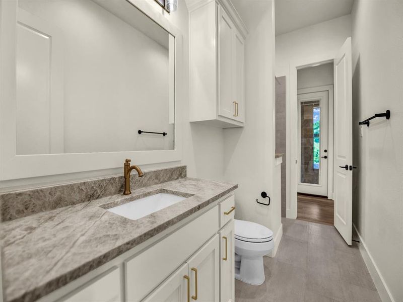 Furnished interior view inside a new home in , Weatherford (Image 16).