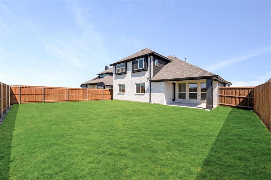 Front exterior of a new home in Devonshire Classic 50-55, Forney, TX, highlighting curb appeal (Image 26). Front exterior of a new home in Devonshire Classic 50-55, Forney, TX, highlighting curb appeal (Image 26).
