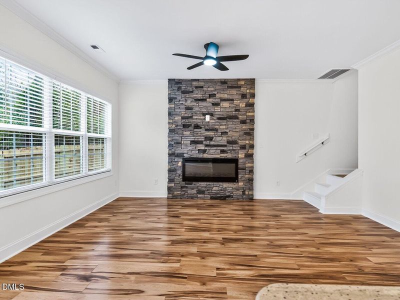 009-1280x960-family-room