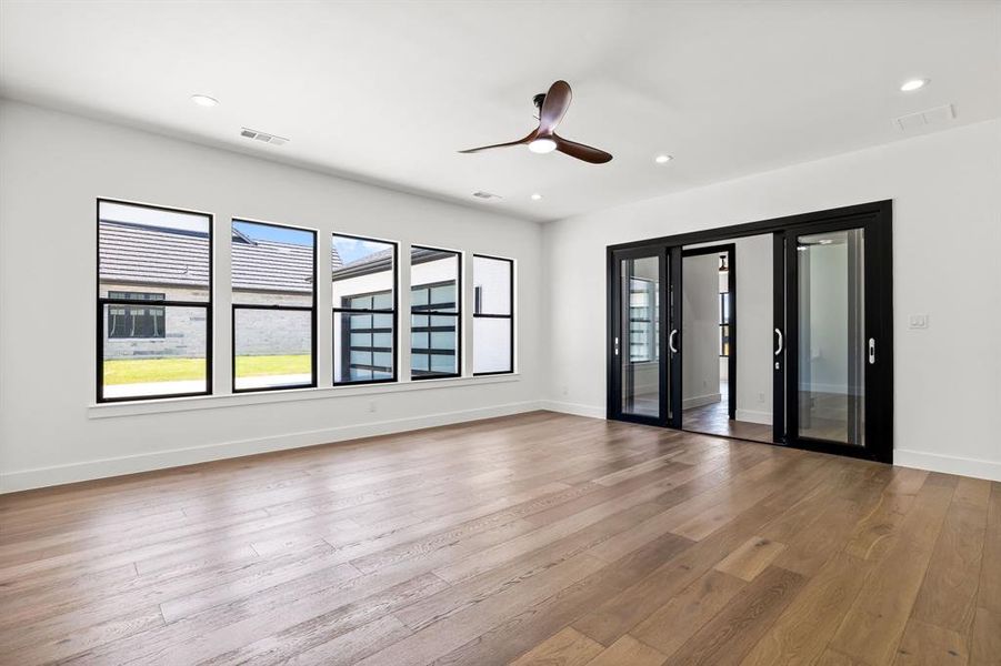 Spacious, unfurnished interior of a new home in , Heath (Image 20).